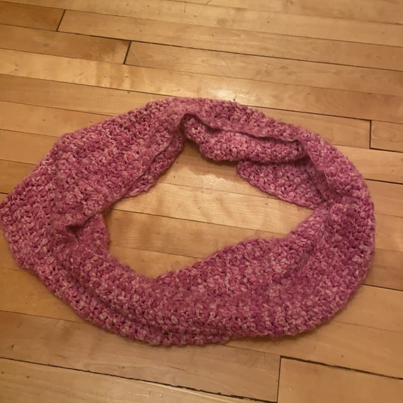 Handmade circular scarf, pink mix, O/S - Picture 2 of 4